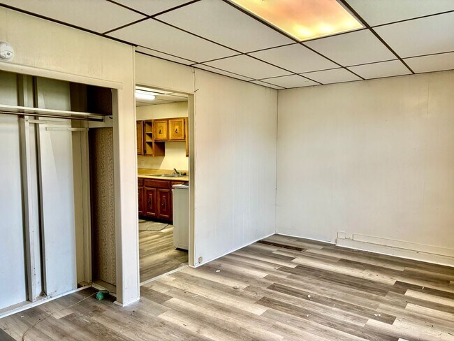 Building Photo - 700 Market St