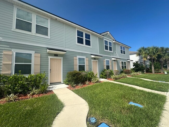 Building Photo - Coastal Townhouse, Fun Restaurants, Beaches and Shopping