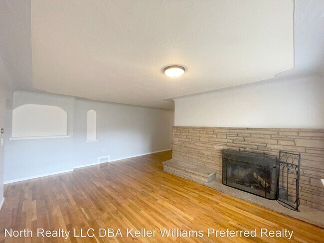 Building Photo - 2 br, 1 bath House - 3160 Kendall Street, ...