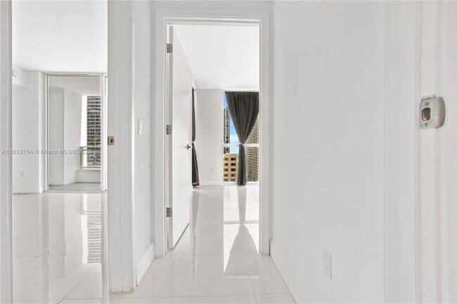 Building Photo - 1080 Brickell Ave
