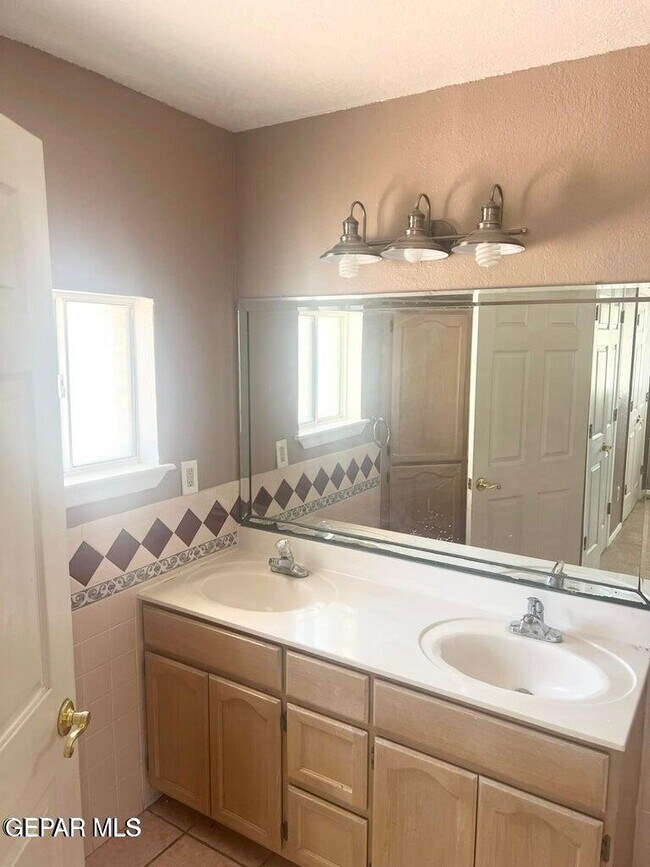 Building Photo - 9508 Gairloch Dr