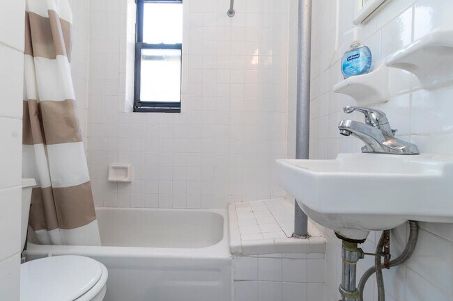 Building Photo - 1789 1st Ave