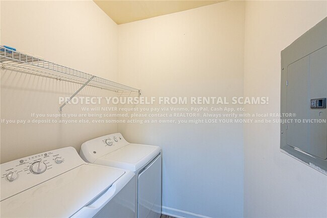 Building Photo - 4261 NE Meadow Creek Cir