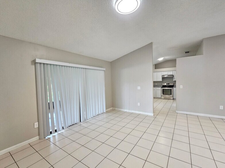 Building Photo - 10148 Pink Carnation Ct