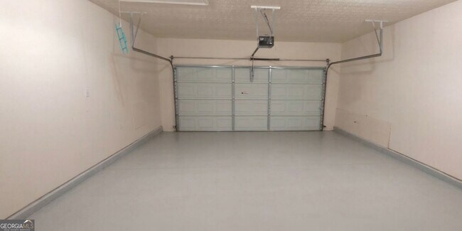 Building Photo - 838 Pond View Ct