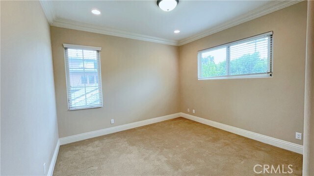 Building Photo - 5921 Alessandro Ave