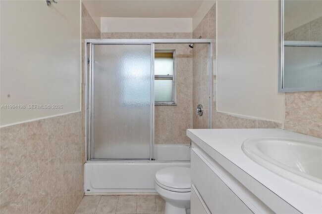 Building Photo - 5415 NW 27th St