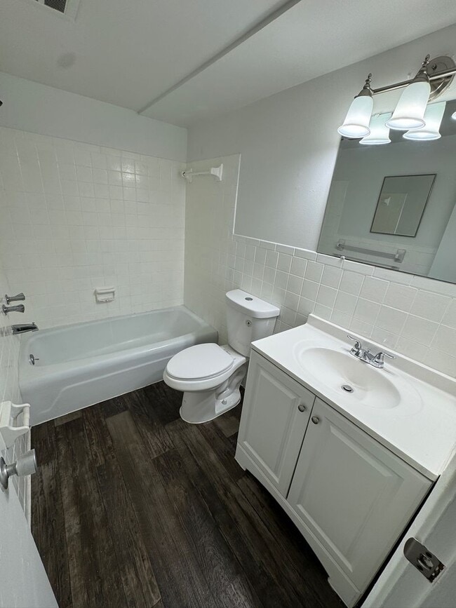 Building Photo - 1745 NE 2nd St