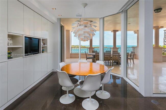 Building Photo - 7143 Fisher Island Dr