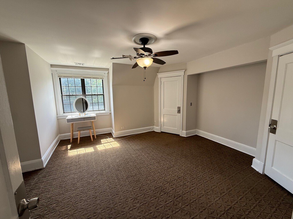 Building Photo - 221 Brighton Ave