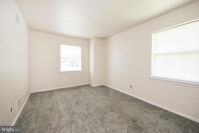 Building Photo - 126 Lampeter Ct
