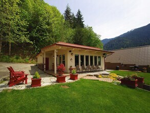 Building Photo - Lake Sutherland Home For Lease!