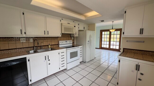 Building Photo - 15233 Marrian Ave