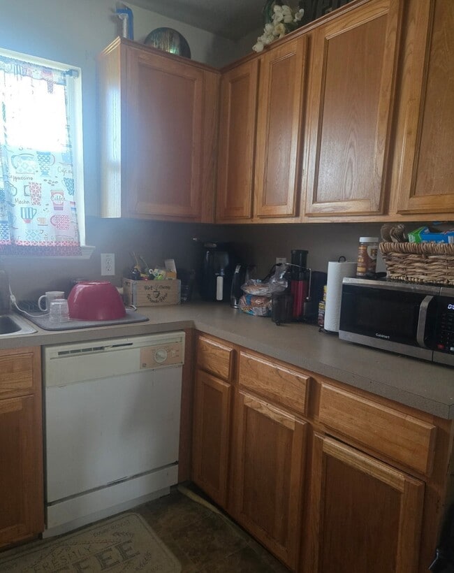 Building Photo - 21135 Sprouse Cir