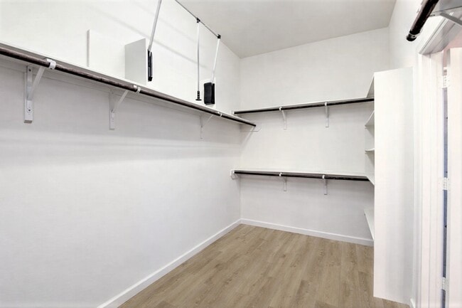 Building Photo - 31507 Reston Cliff Ct
