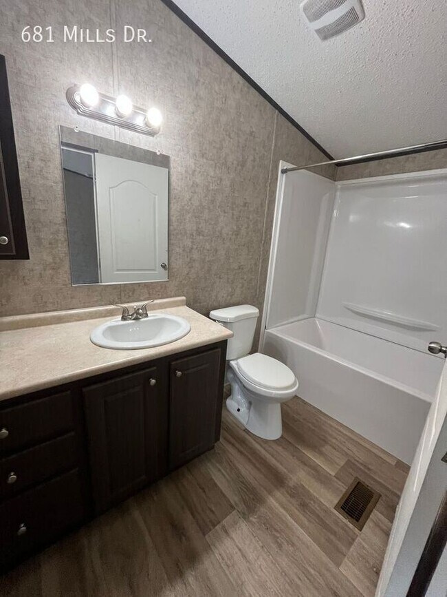 Building Photo - 681 W Mills Dr