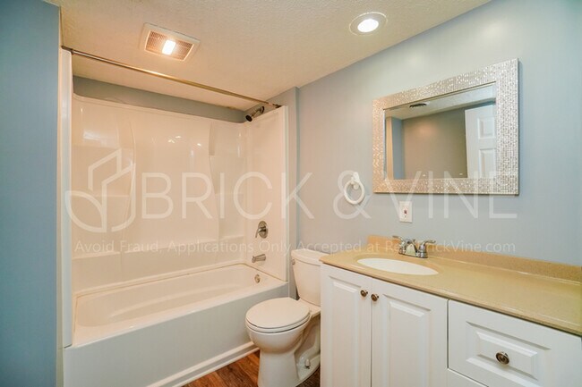 Building Photo - 1628 Westmeadow Drive