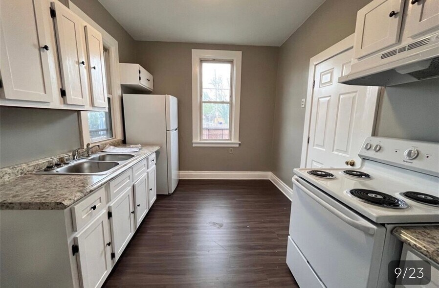 Building Photo - 1100 10th St