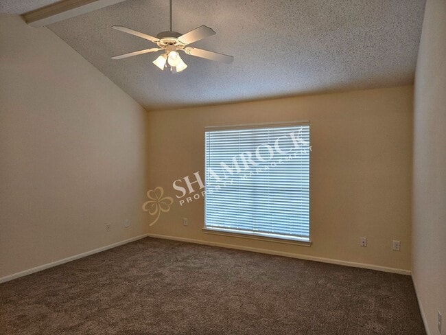 Building Photo - Park Place Duplex