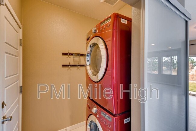 Building Photo - 10057 Quintero St