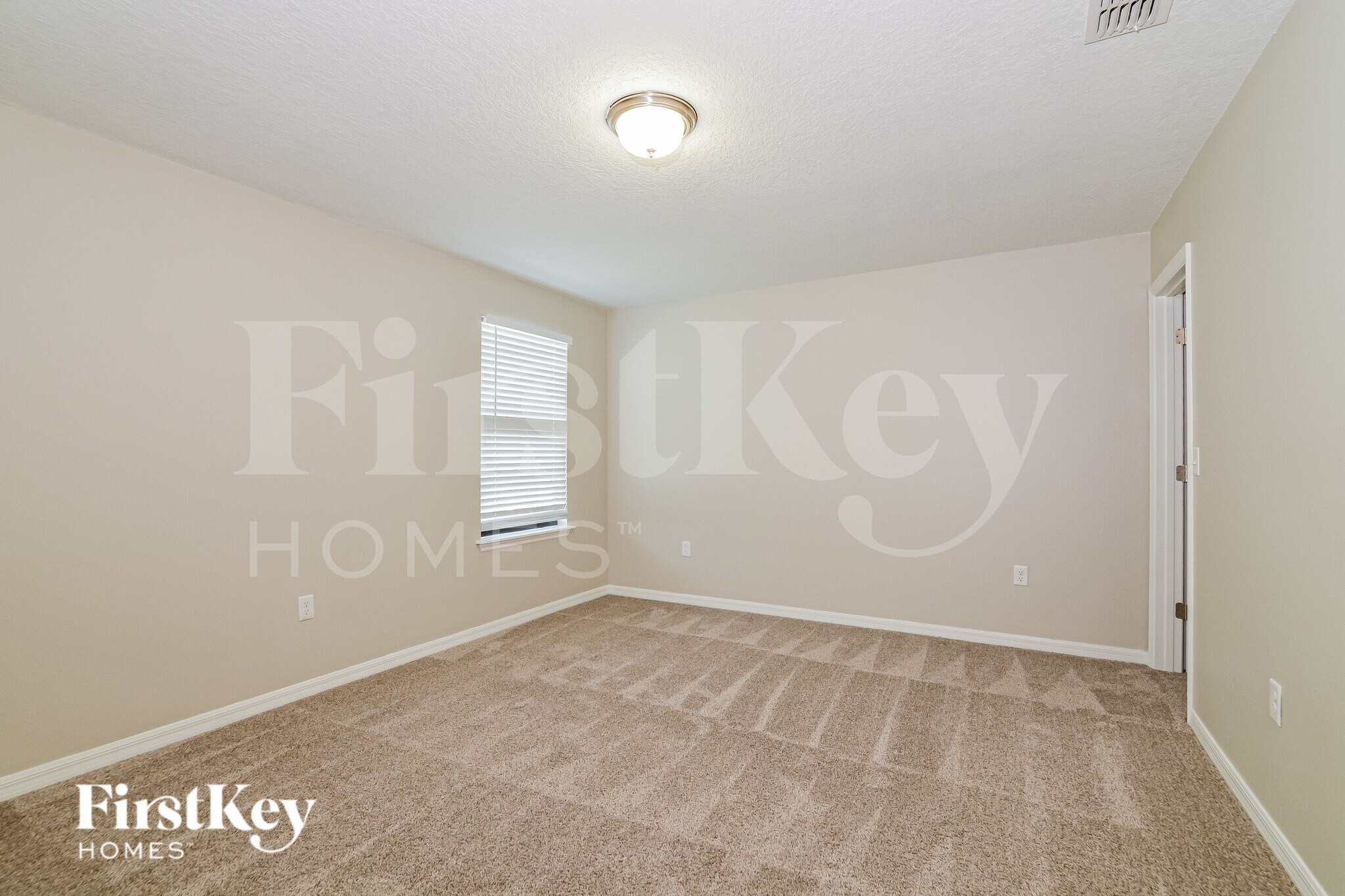 Building Photo - 607 Silverthorn Pl