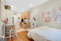 Building Photo - 626 S 19th St