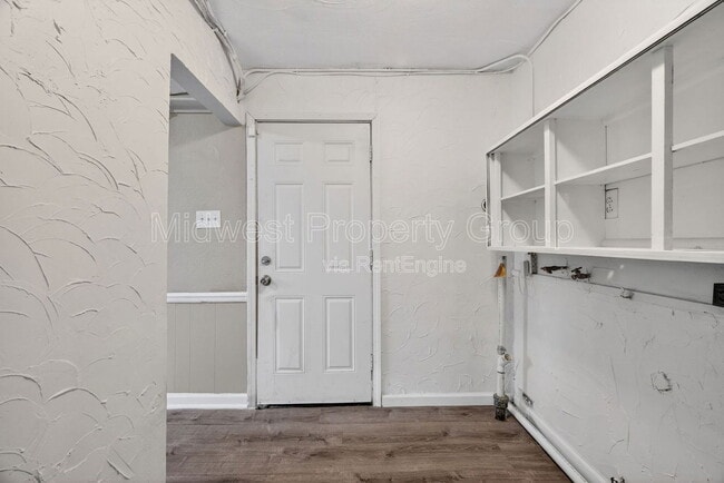 Building Photo - 1157 Redman Blvd