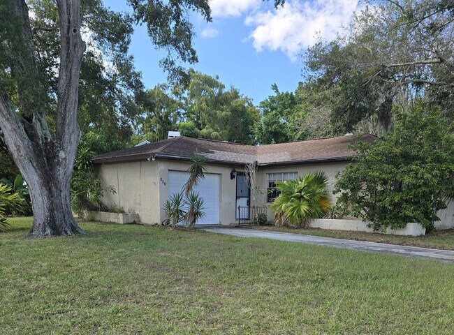 Primary Photo - 809 Green Valley Rd