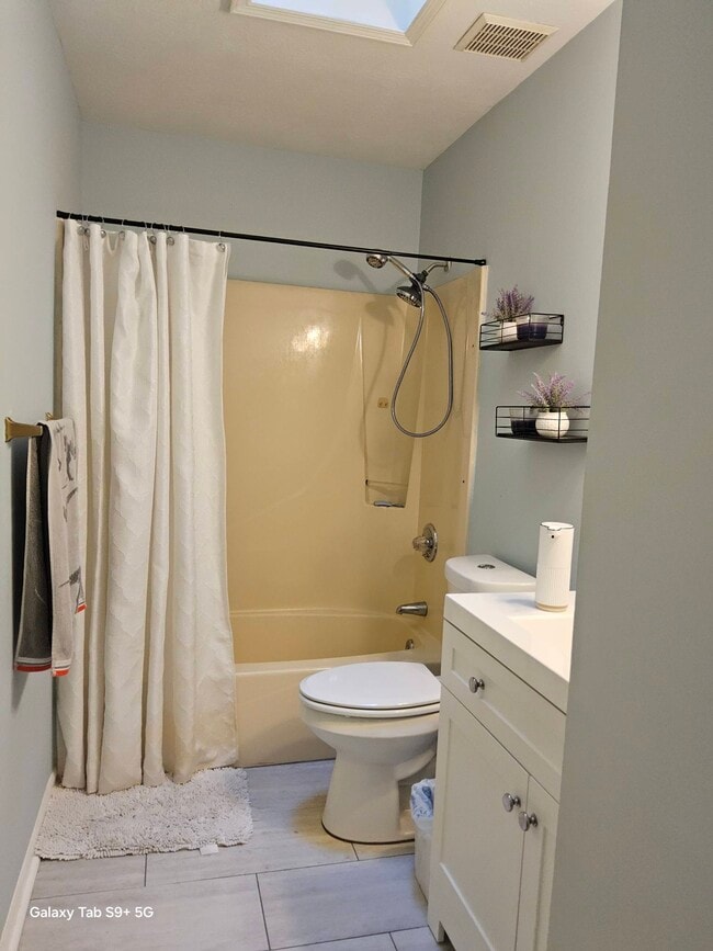 Building Photo - 7628 Shadow Bay Dr