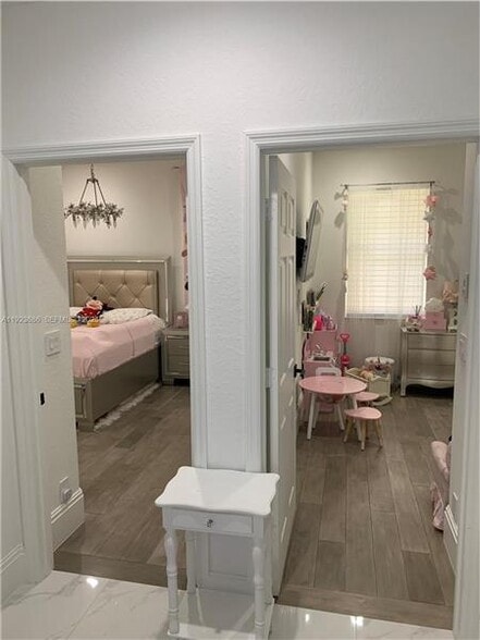 Building Photo - 6013 NW 56th Dr