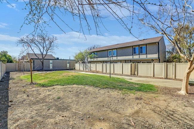Building Photo - 791 Partridge Cmn