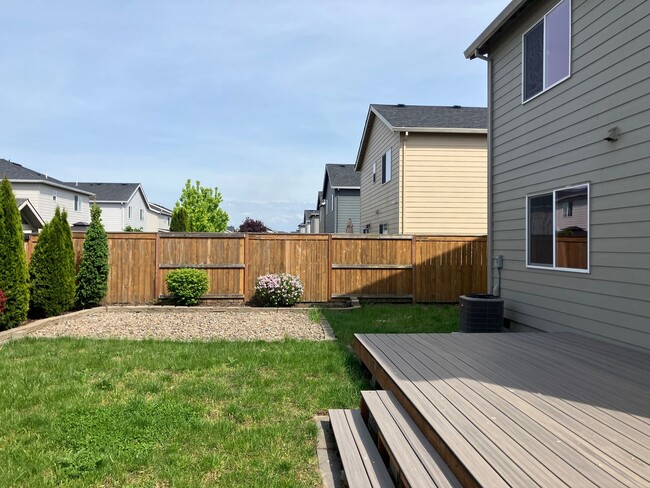 Building Photo - Beautiful Three Bedroom Home in North Salem