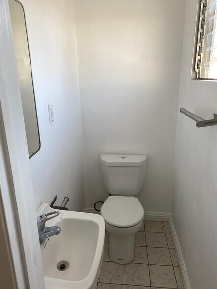 HALF BATH - 3705 Westwood Blvd