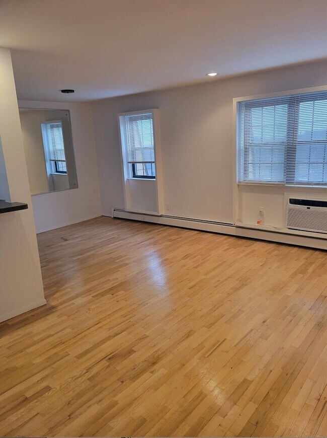 Building Photo - 84-24 98th St