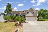 Building Photo - 3704 Meadowbrook Dr