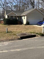 Building Photo - 213 Shipyard Ct