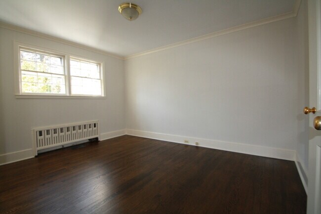 Building Photo - 1205 Long Hill Rd