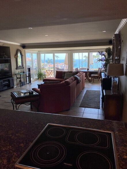 Building Photo - 501 Avenida Del Mar