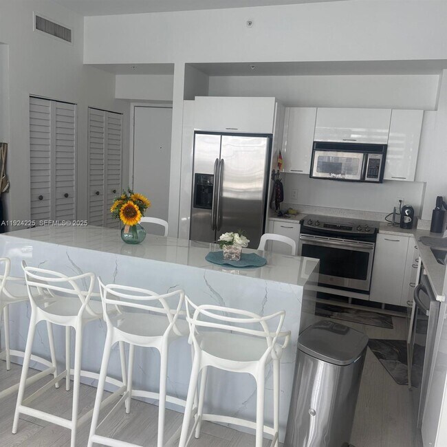 Building Photo - 133 NE 2nd Ave