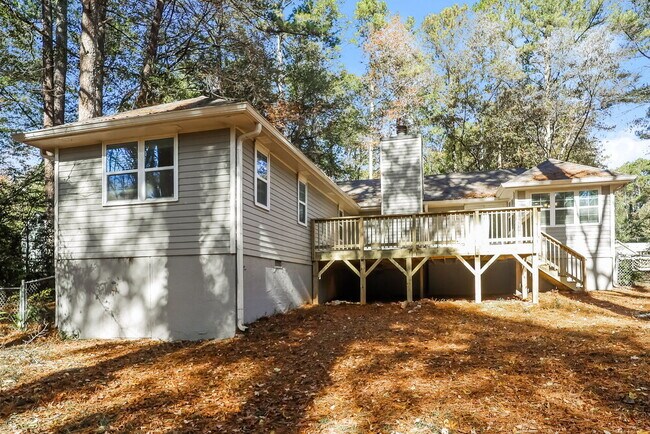 Building Photo - 540 Hillsdale Dr