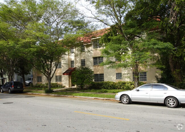 Building Photo - Salzedo Plaza