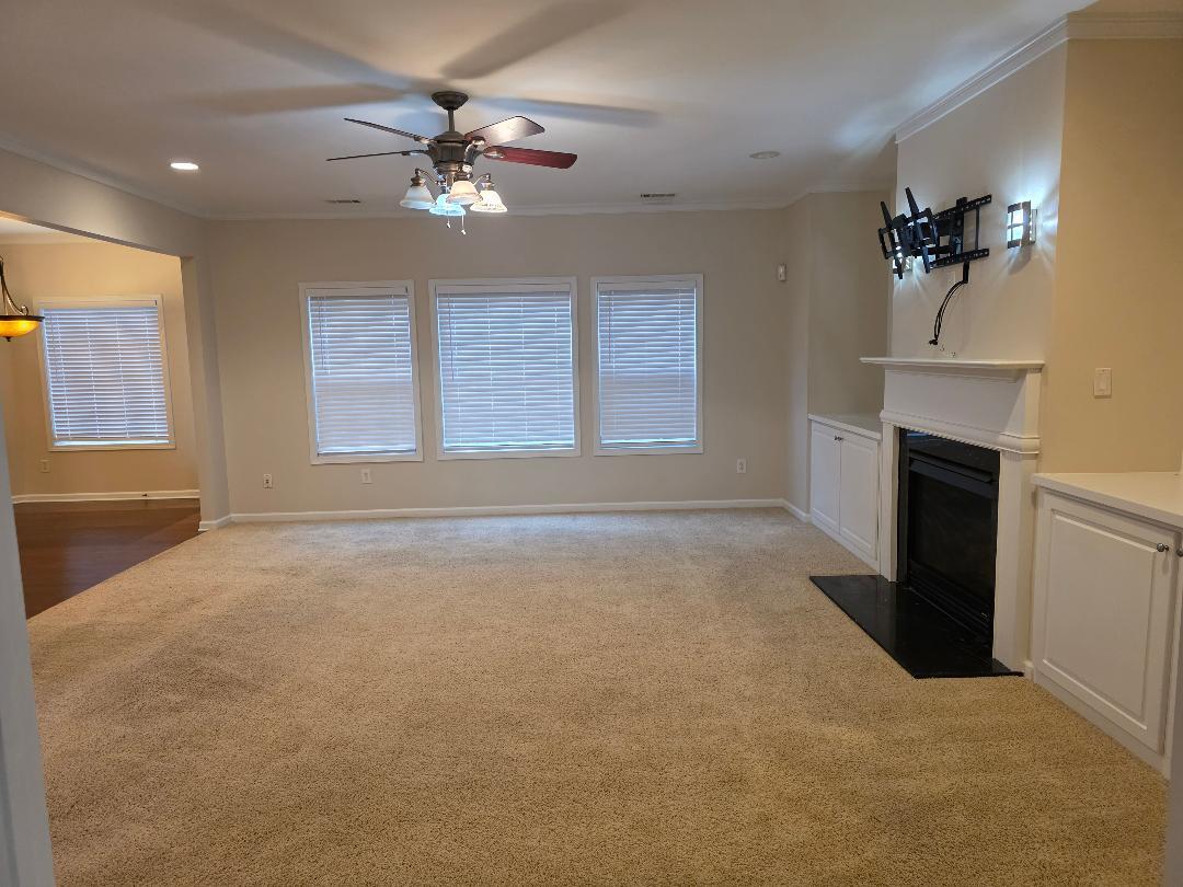 Building Photo - 2143 Somerset Pl SE