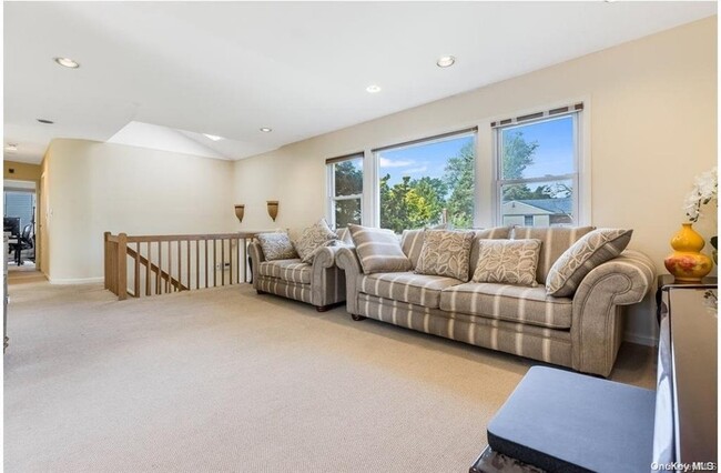 Building Photo - 261 Gramercy Dr