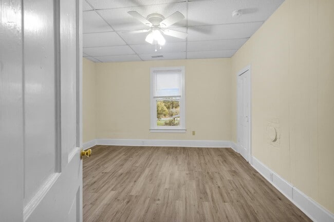 Building Photo - 1110 N Pasteur St