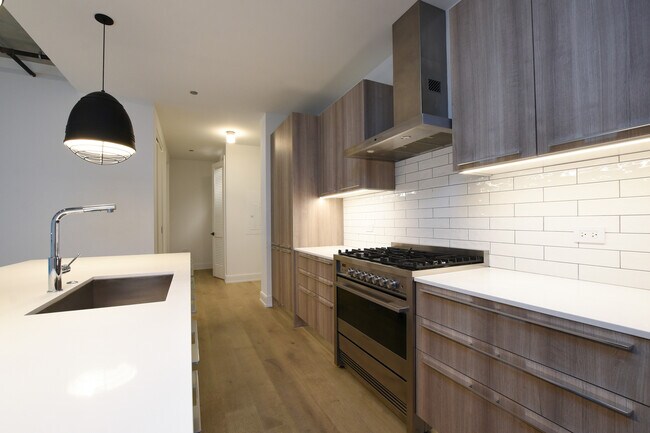 Building Photo - 111 S Peoria St