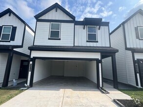 Building Photo - 3210 Rainwood Gate Dr