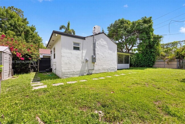 Building Photo - 5800 SW 61st St