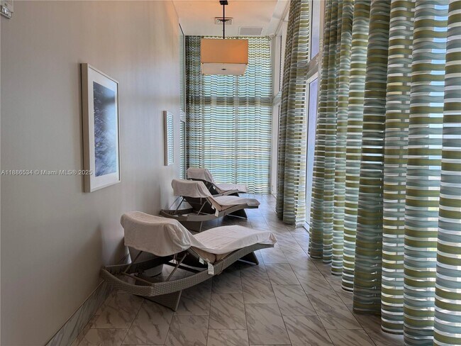 Building Photo - 50 Biscayne Blvd