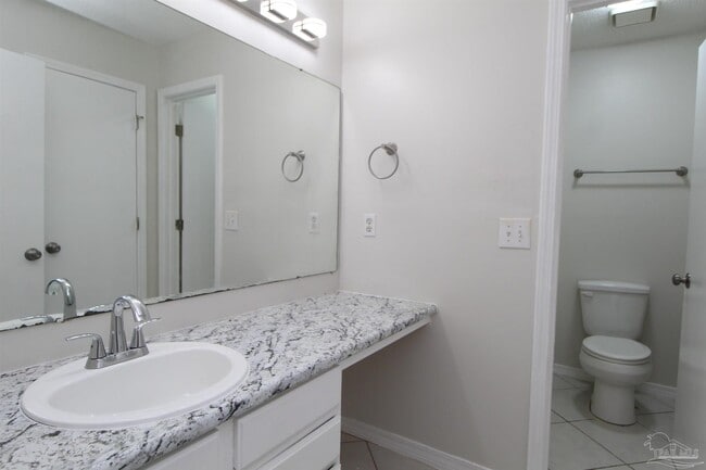 Building Photo - 408 Peppertree Terrace