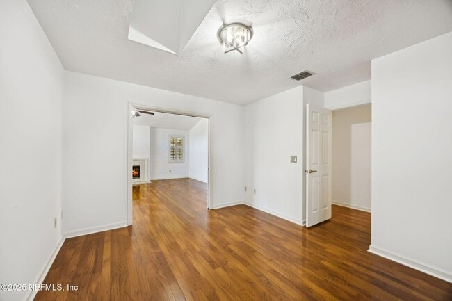 Building Photo - 4063 Mizner Ct